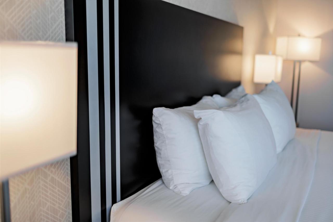 Park Inn By Radisson Edmonton Airport Ледюк Екстериор снимка