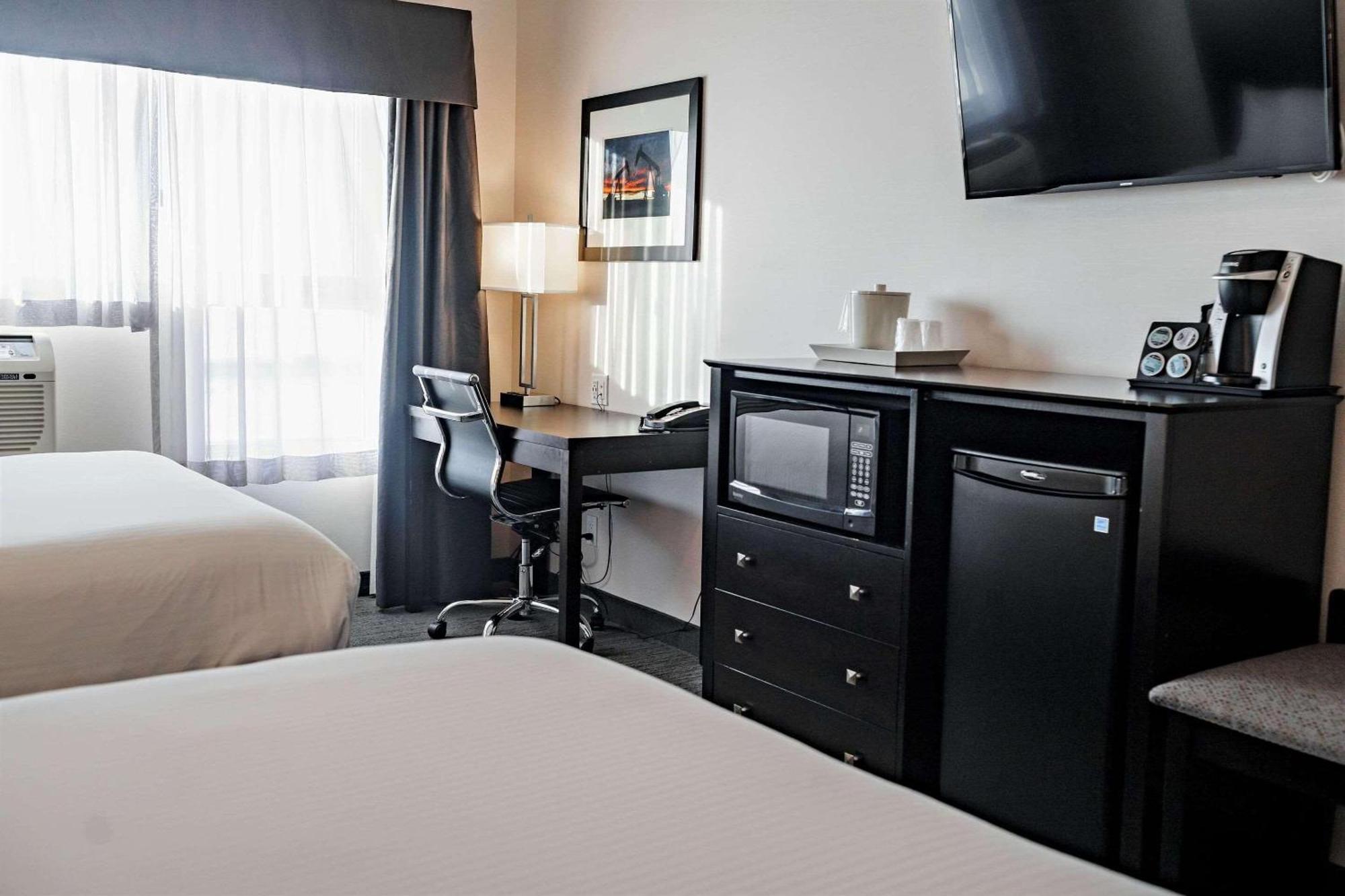 Park Inn By Radisson Edmonton Airport Ледюк Екстериор снимка