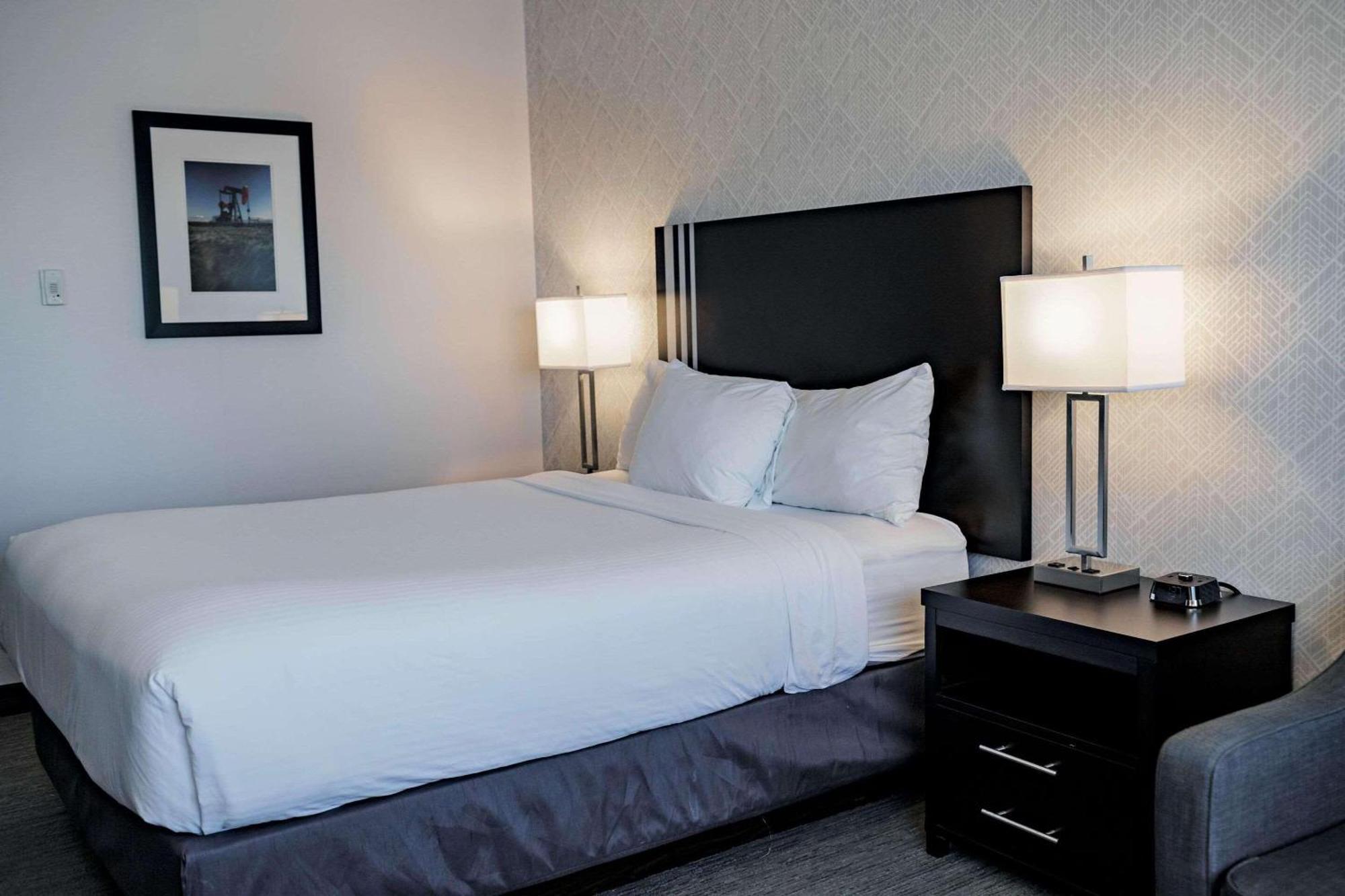 Park Inn By Radisson Edmonton Airport Ледюк Екстериор снимка