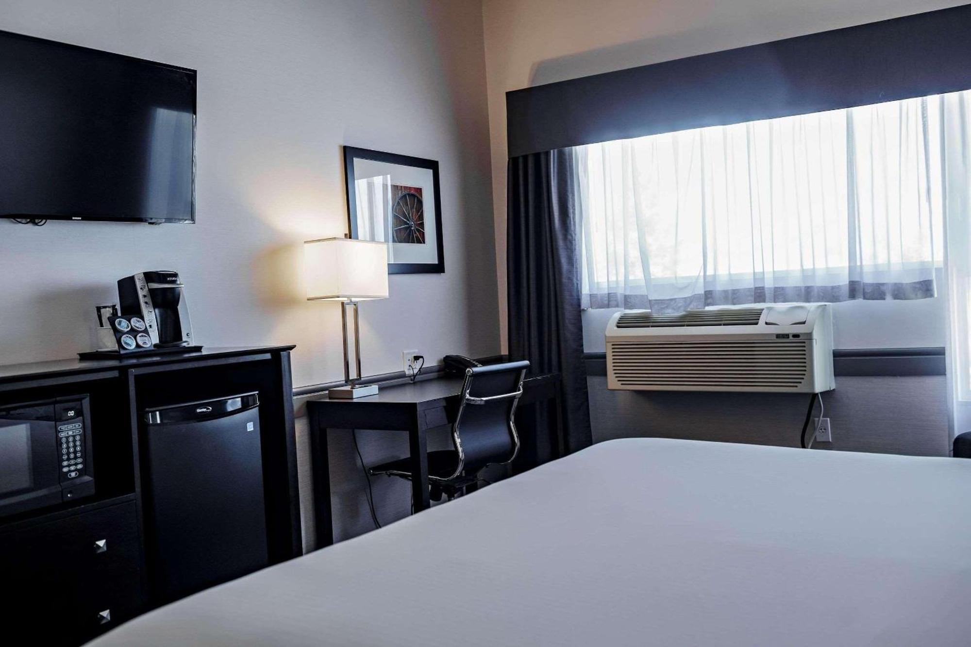 Park Inn By Radisson Edmonton Airport Ледюк Екстериор снимка